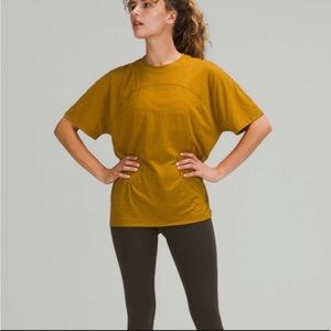 Lululemon Relaxed Fit Training Tee Gold Spice EUC